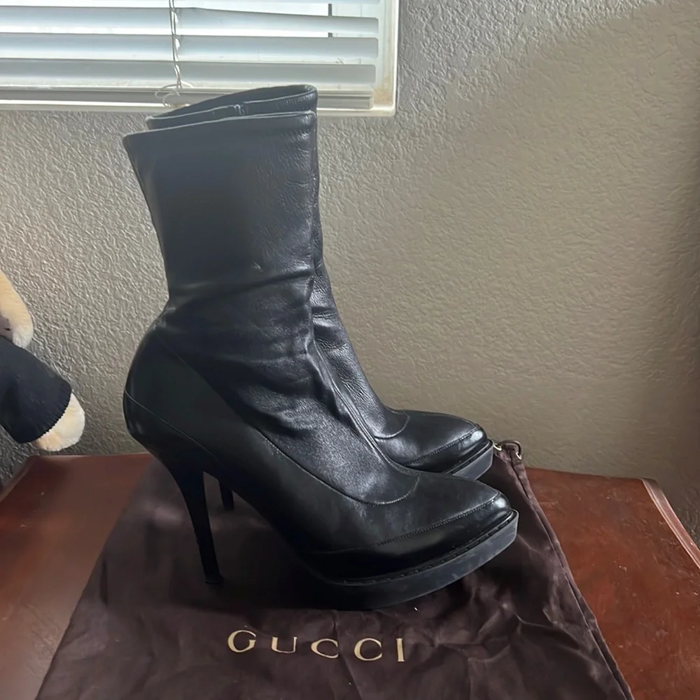 Gucci boots - Picture 1 of 9